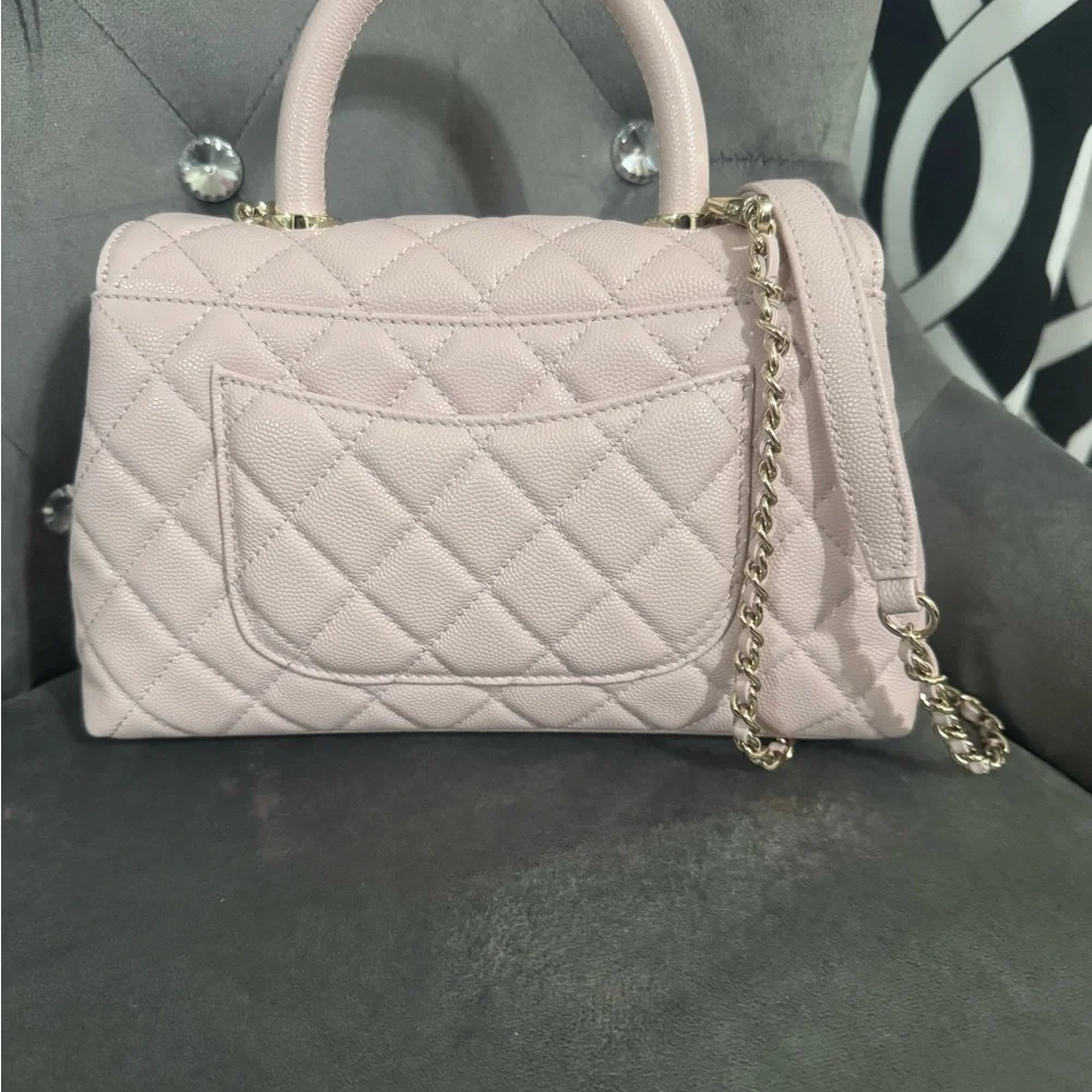 Chanel Light Pink Quilted Shoulder Bag - Picture 3 of 5